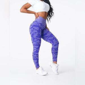 NVGTN Camo Seamless Leggings in Electric Blue
